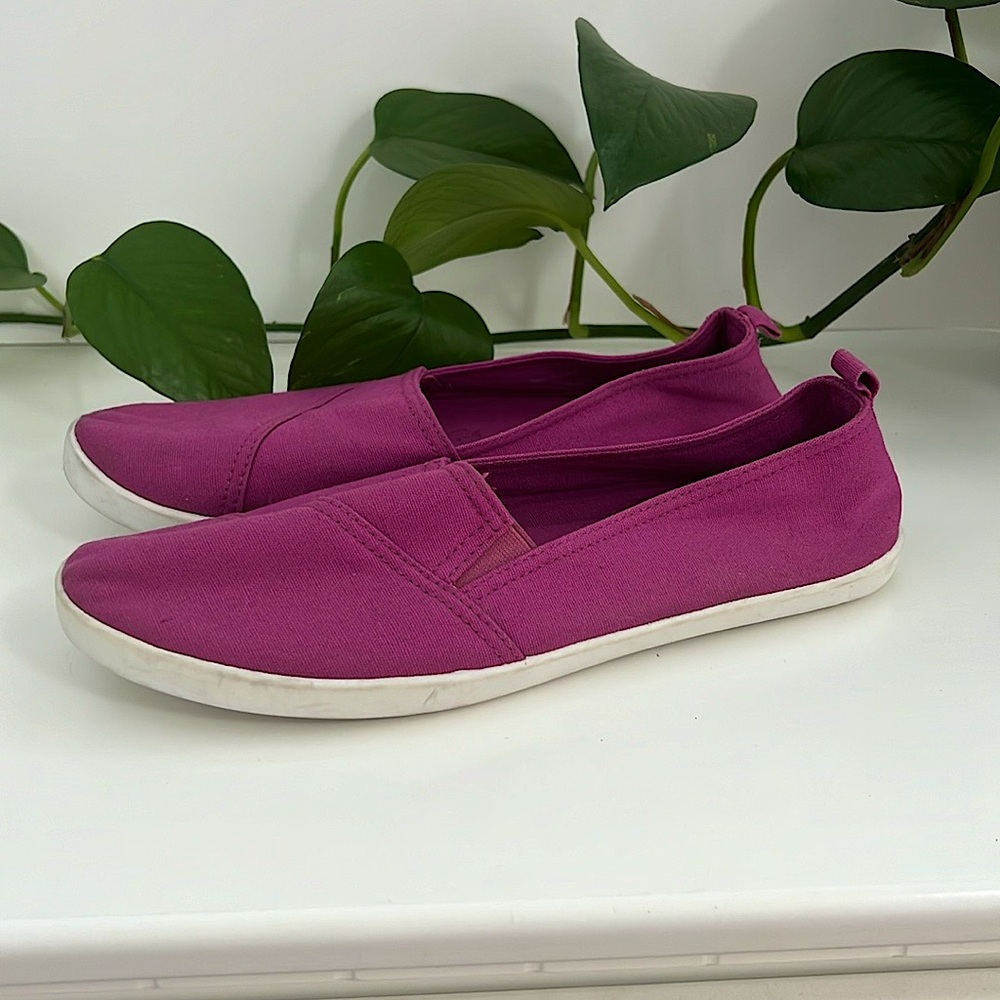 NEW Joe Fresh Purple Sneakers, Size 9